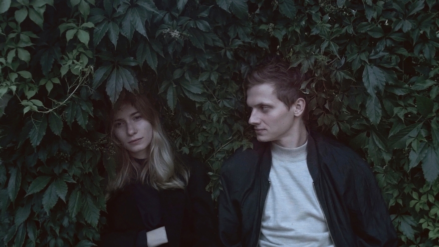 «Все эти бессонные ночи», режиссер Михал Марчак В декорациях ночной жизни Варшавы под саундтрек Caribou встретятся безудержность юности и боль