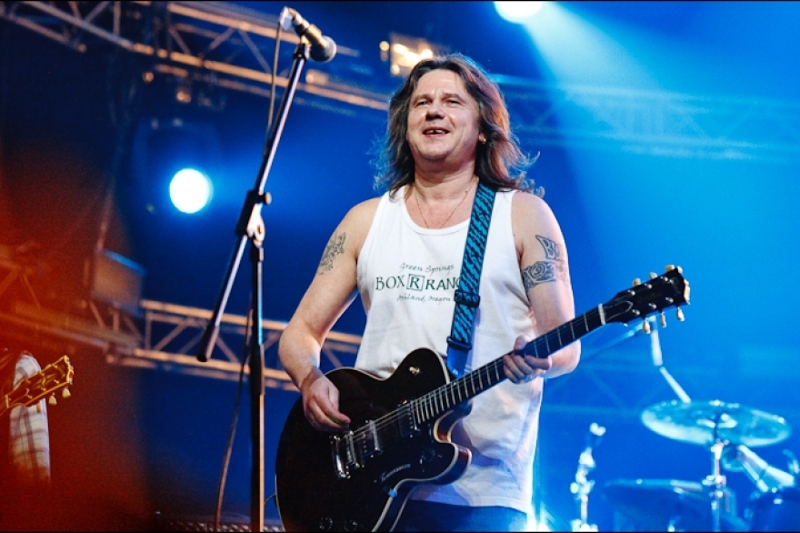 Четверг, 14 сентябряОдна из великих групп русского рока «Чиж и Ко» вновь отыграют концерт в «Максимилианс». Ветераны российского блюз-рока собирают