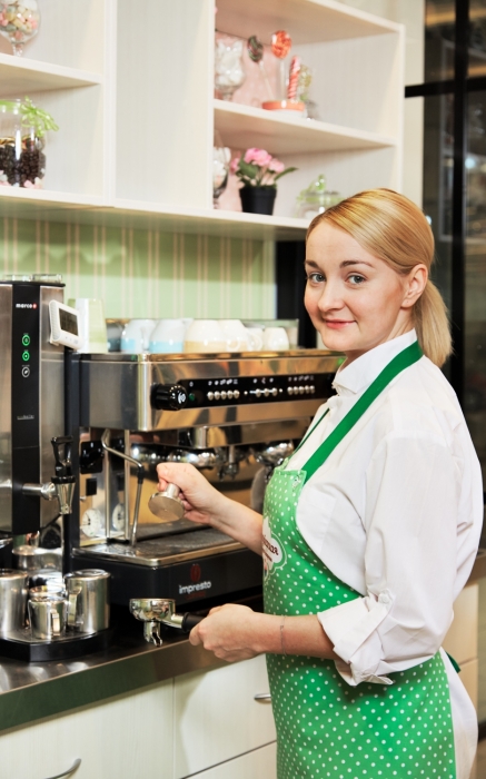 Сотрудница «Кондитерских Хорошего Настроения»