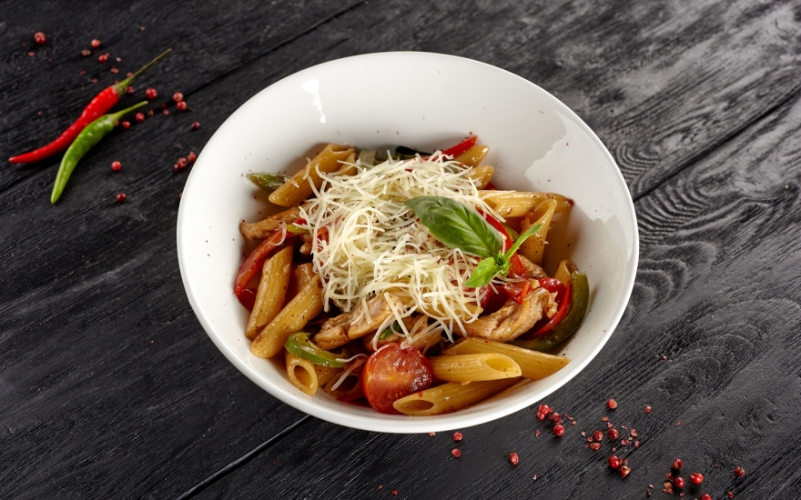 Паста с овощами и курицей (Pasta del Sol)