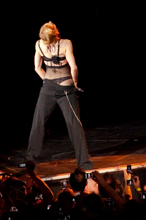 Мадонна во время тура MDNA в 2012 году