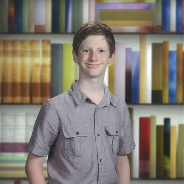 @products_for_peyton: «Последнее школьное фото Пейтона. Оно сделано за пару недель до того, как он совершил суицид»