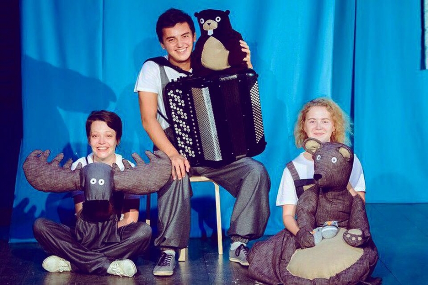 Воскресенье, 8 октябряВ творческой лаборатории «Угол» пройдет премьера бэби-спектакля «Деловой бобер» по мотивам книги канадского писателя Николаса