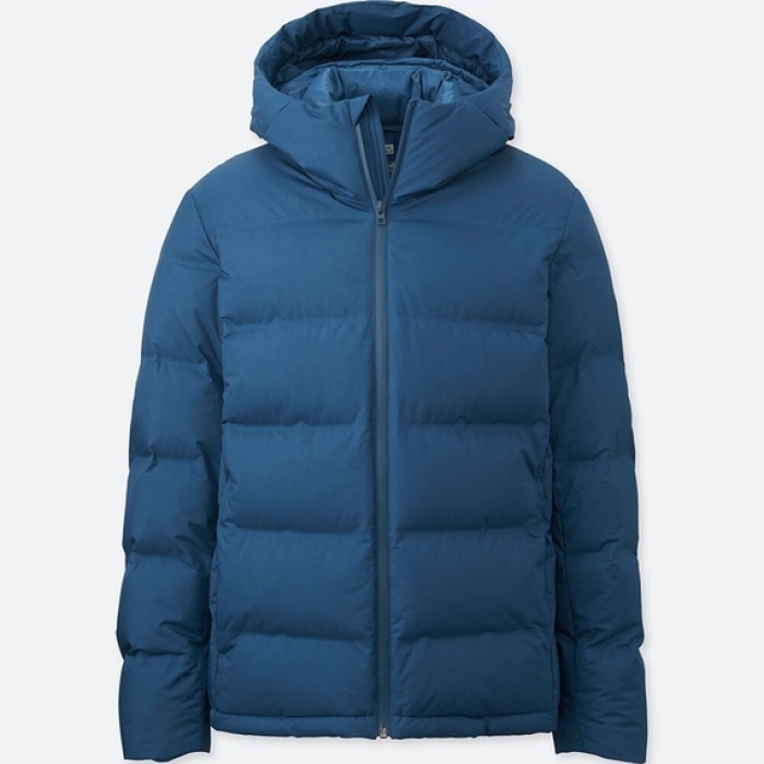 Бесшовная пуховая парка, 9999 рублей.