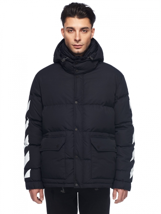 Off-White, 111 000 рублей (Au Pont Rouge)