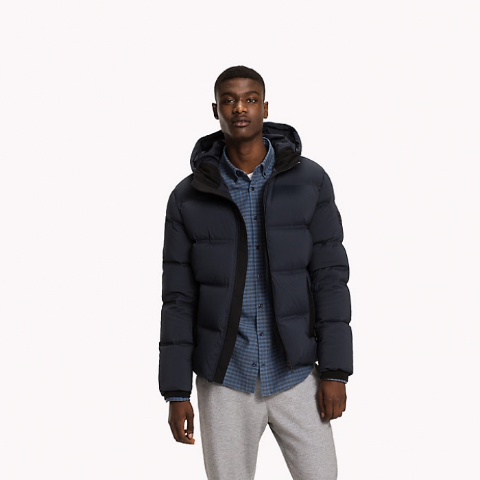 Tommy Hilfiger, 25 990 рублей (Tommy Hilfiger)