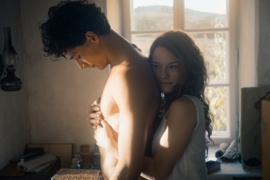 Вторник, 17 октября В Theatre HD премьера фильма об одном из самых скандальных и провокационных художников Вены первой половины XX века. «Эгон Шиле