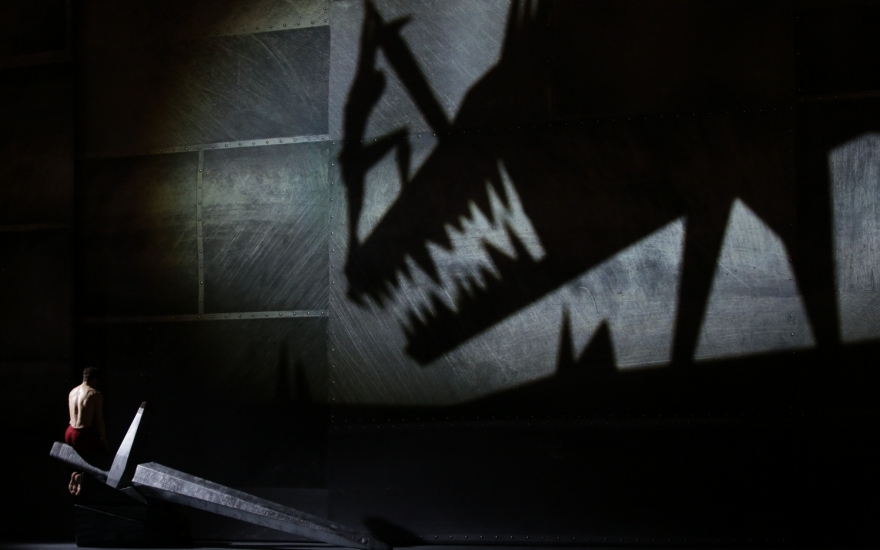 В сценографии балета «Ярославна. Затмение» в Мариинском театре Галя активно использовала видео.