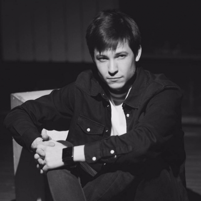 Павел Данилов выпускник МГИК магистрант Центра имени Вс. Мейерхольда и Школы-студии МХАТ режиссер спектаклей «Гамлет. Близкий сердцу сын» (МГИК) и