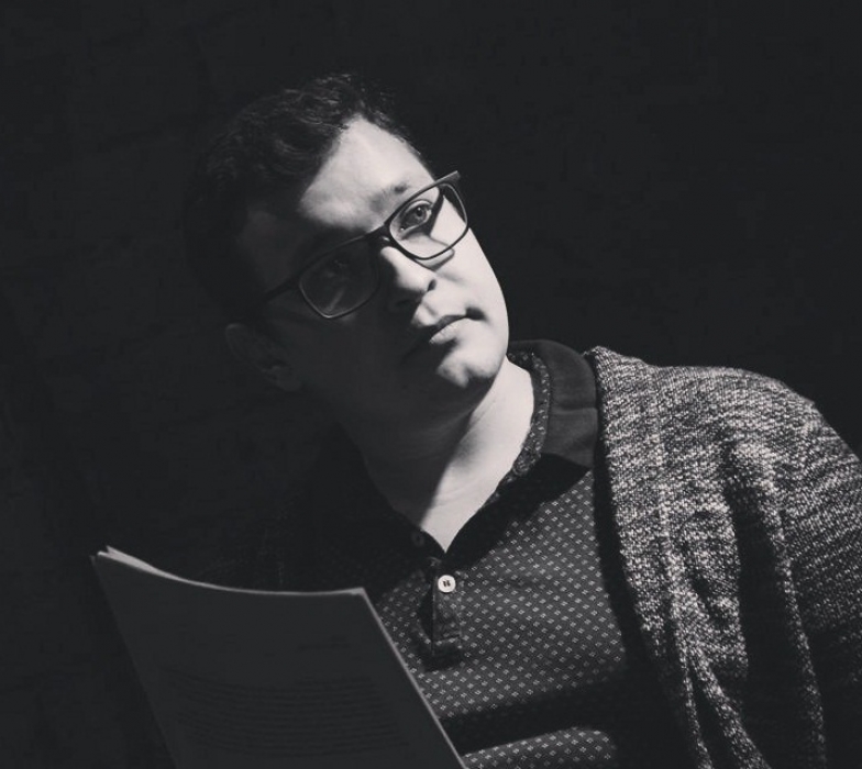 Тимур Шарафутдинов выпускник Государственного института искусств (Узбекистан) по специальности «Режиссер драматического театра», магистрант Центра