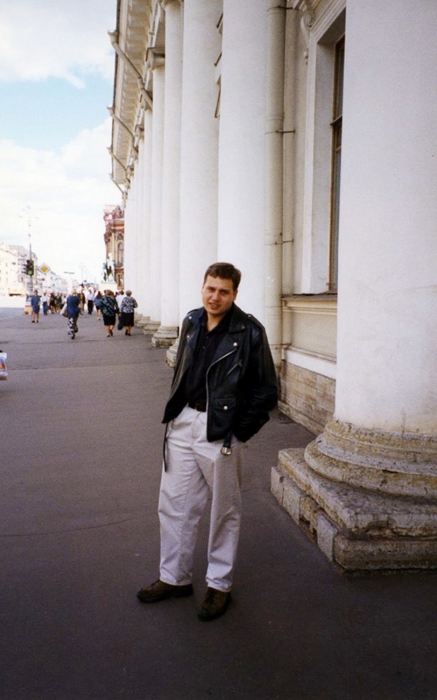 Белые слаксы в 1990-е — примета истинного мажора.