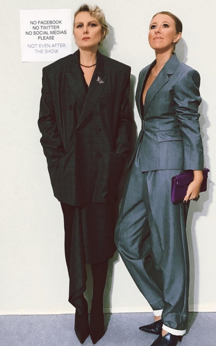 Рената Литвинова и Ксения Собчак на показе Balenciaga