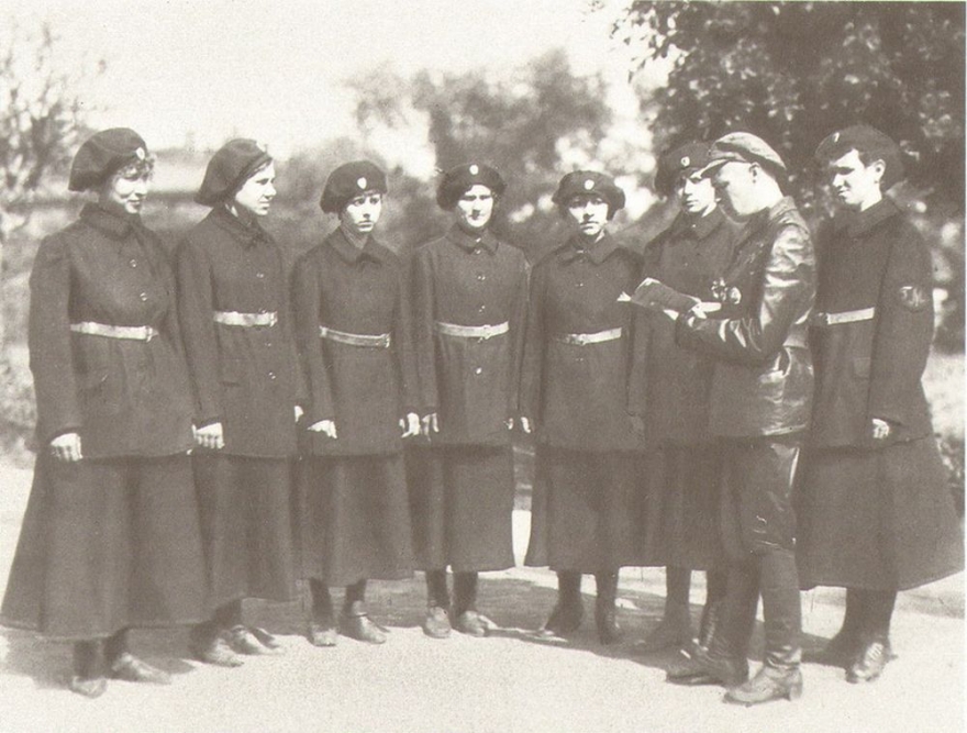 Девушки-милиционеры, 1918-1919 годы