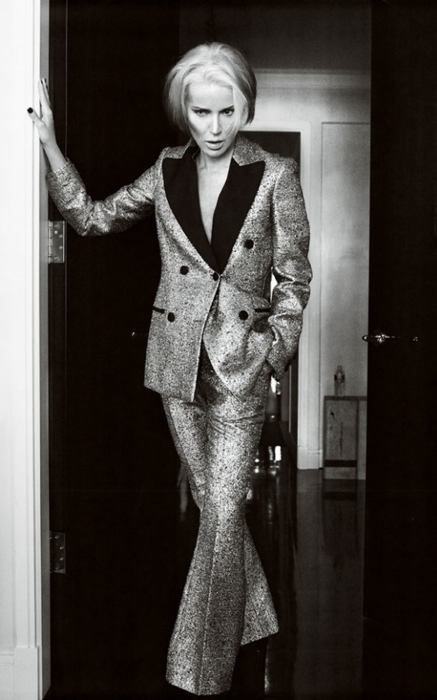 Дафна Гиннесс в костюме как у Дэвида Боуи