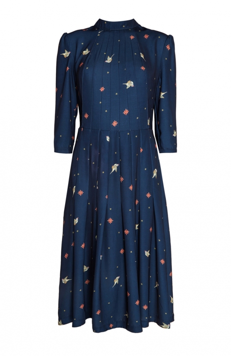 Akhmadullina Dreams, 9999 рублей (ТК «Невский центр»)