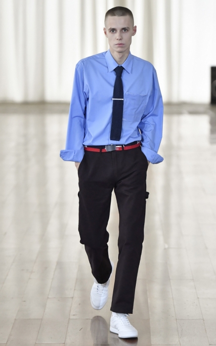 Визуальные коды поэта считываются у Гоши Рубчинского