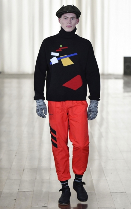 Визуальные коды поэта считываются у Гоши Рубчинского