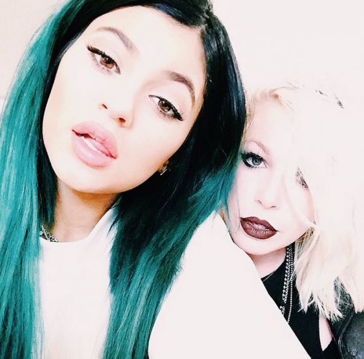 Sparrow-facing — пример Кайли Дженнер