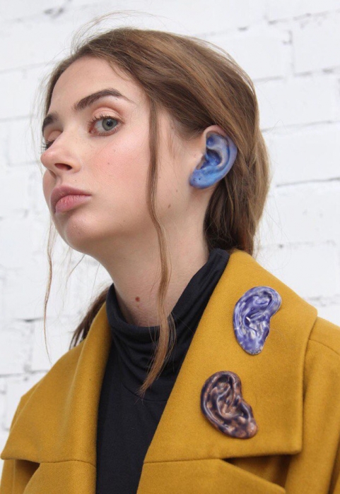 Брошь MUA, 1000 рублей (8-store)