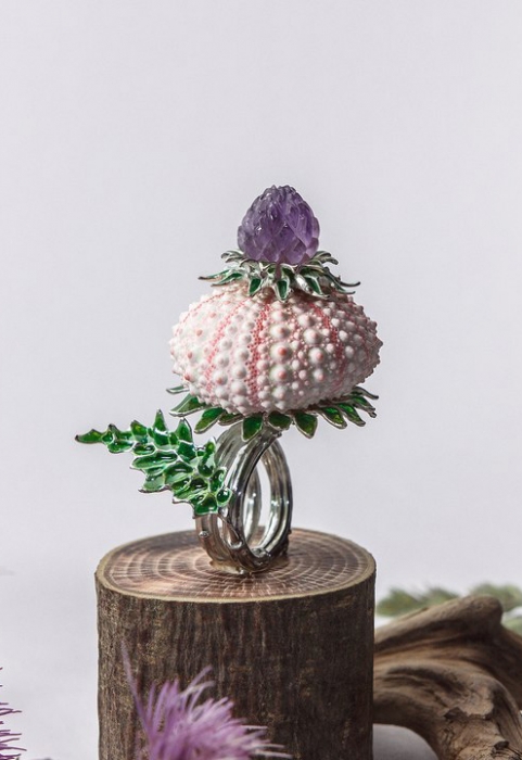 Кольцо из морского ежа Sergei Novikov, 70 000 рублей («Раритет»)