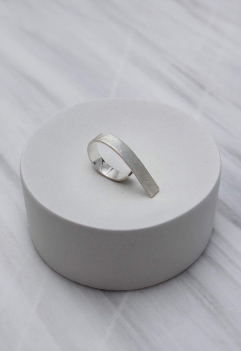 Кольцо Miro, 6000 рублей (8-store)