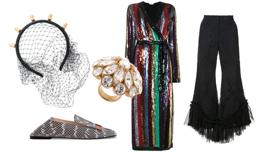 Ободок для волос с вуалью Red Valentino, 18 769 руб., Stella McCartney, кольцо с жемчужным украшением, 31 585 руб.; Sergio Rossi, кастомизированные