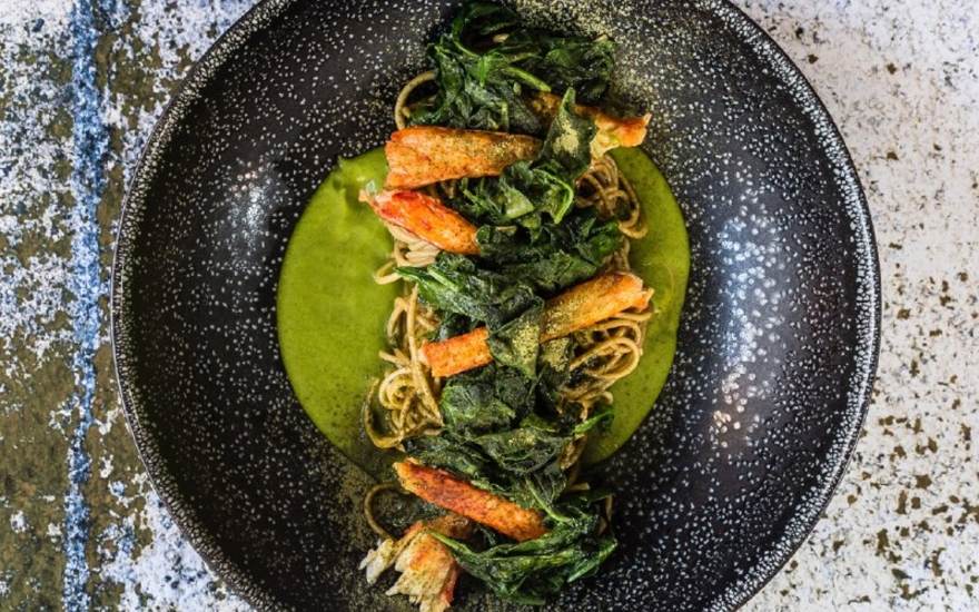 Лапша с зеленым чаем и лангустином в Hamlet + Jacks