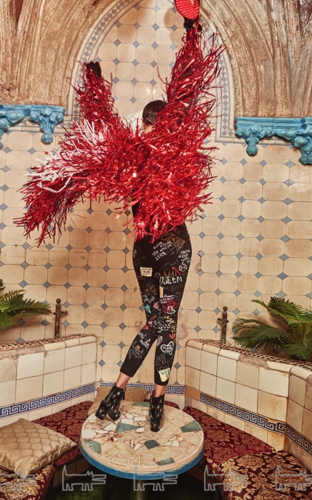 Свитер джинсы ботильоны накидка Junya Watanabe (ЦУМ), Dolce and Gabbana (ДЛТ), Aquazzura (ДЛТ), Amplituda (Amplituda)
