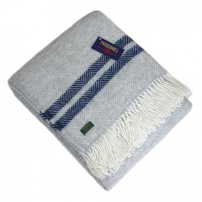Плед "Fishbone 2 Stripe" от Tweedmill, 5 500 руб.