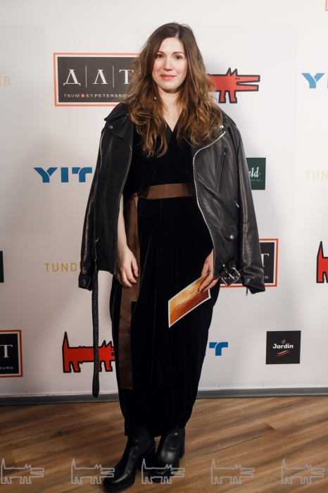 Яна Милорадовская в куртке Vetements (ДЛТ)