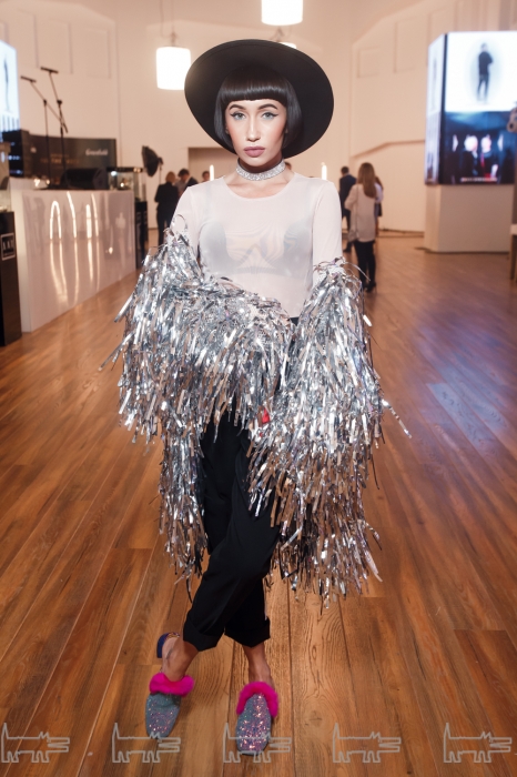 Таша Алакоз в Ampliuda и обуви Christian Louboutin