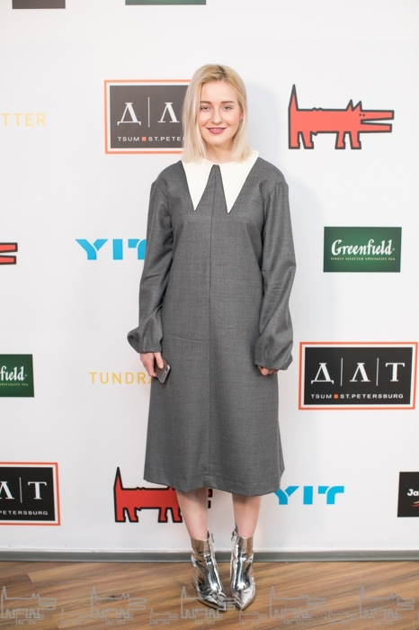 Тося Чайкина в платье Lizura