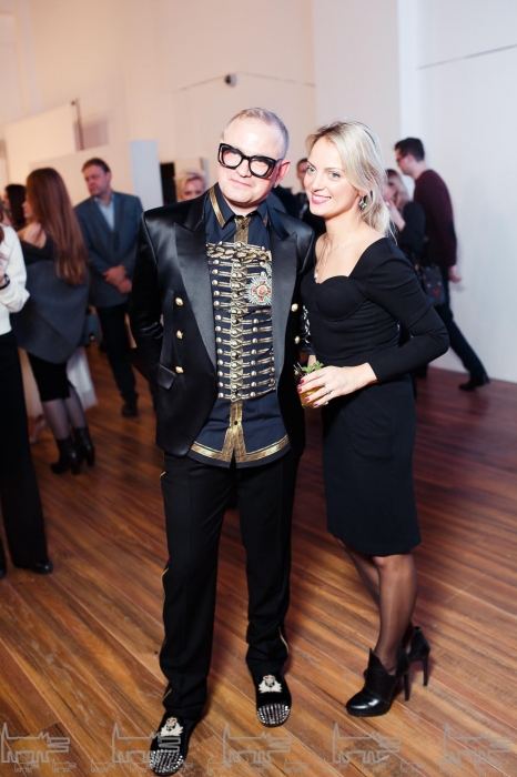 Денис Попов в пиджаке Balmain, сорочке Dolce & Gabbana, брюках Saint Laurent (все — ДЛТ)