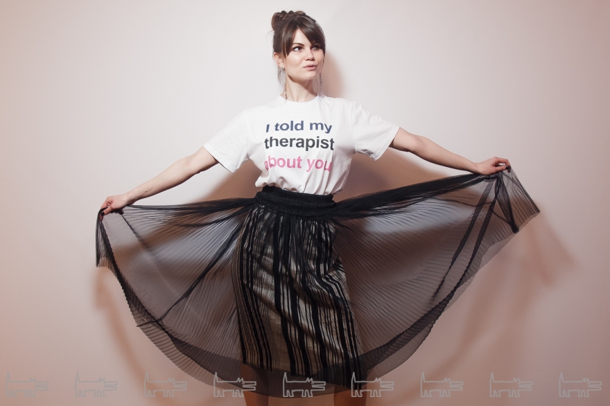 Кристина Шибаева в футболке Saint Tokyo и юбке Nero Cigno