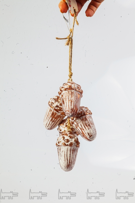 Связка из желудей 890 руб.