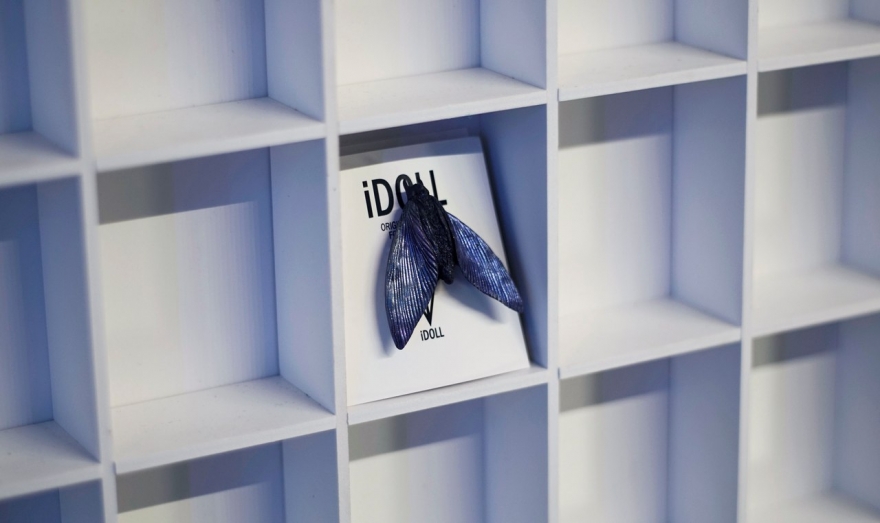 Брошь iDOLL, 900 рублей («Этажи»)