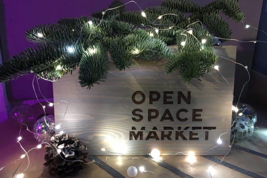 Пятница, 22 декабряНакануне Нового года Open Space Market сменил привычное пространство ТЦ «Республика» на здание фабрики «Спартак». Там вы сможете