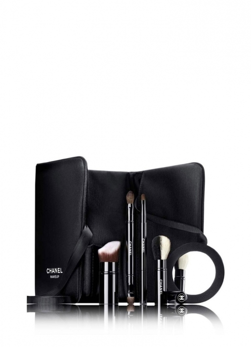 Набор кистей для макияжа Chanel, 9036 рублей (Chanel)