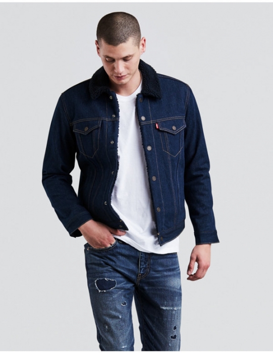 Куртка Levi's Trucker, 10 900 рублей (Levi's)