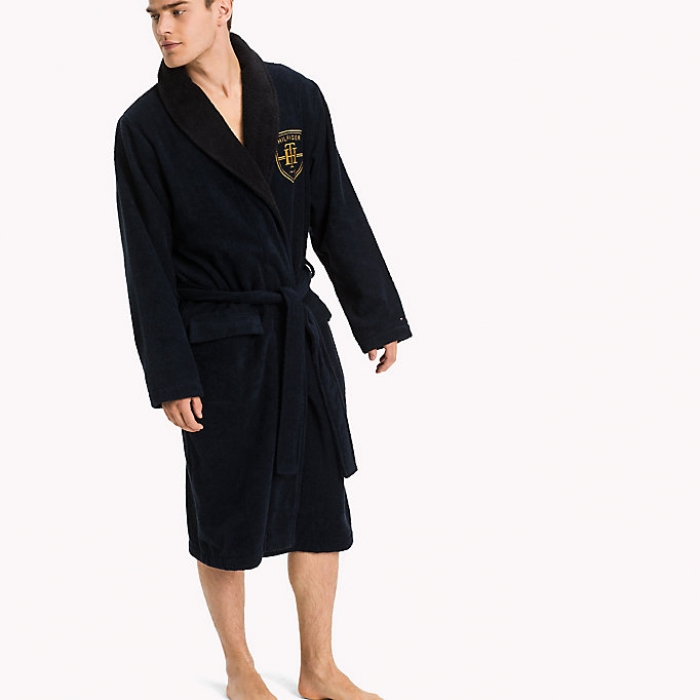 Халат Tommy Hilfiger, 11 900 рублей (Tommy Hilfiger)