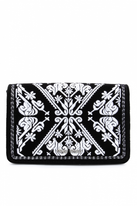 Клатч Miu Miu, 56 400 рублей (Babochka)
