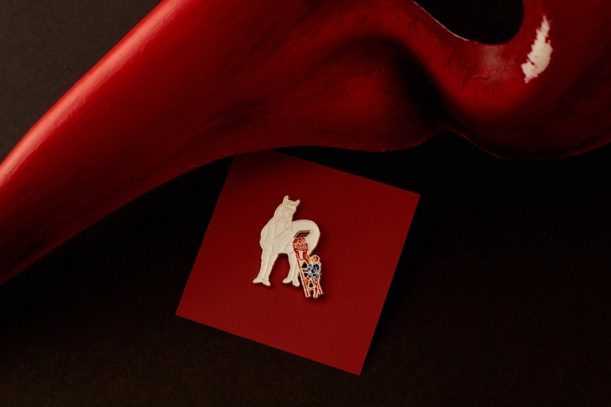 «Троянский конь», Греки во главе с Одиссеем залезают в "троянского коня". Рукопись "Энеиды", XVI век