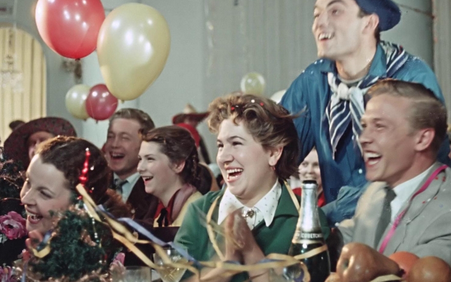 Кадр из фильма «Карнавальная ночь» (1956)