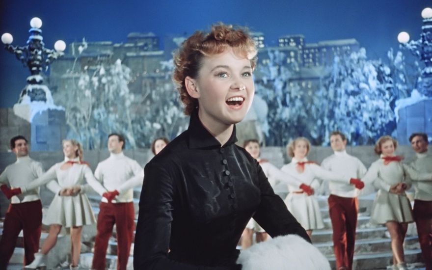 Кадр из фильма «Карнавальная ночь» (1956)