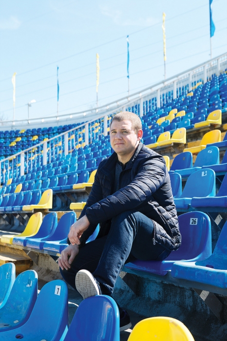 Максим КолесниченкоРуководитель клуба фанатов ФК «Ростов»,фанатский стаж — одиннадцать лет. В 2006 году товарищ, с которым я учился на истфаке РГУ