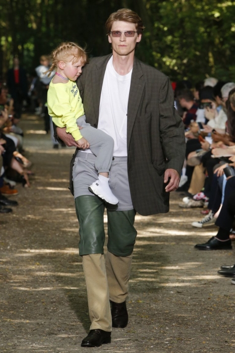 Показ весенне-летней коллекции Balenciaga