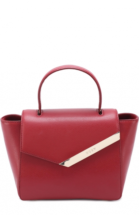 DKNY, 10 700 рублей (вместо 17 850 рублей)