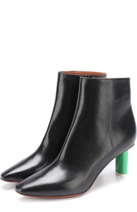 Vetements, 34 500 рублей (вместо 68 950 рублей)