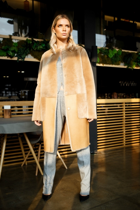 Дубленка Luda Nikishina, 65 600 рублей, костюм Yani, 19 200 рублей