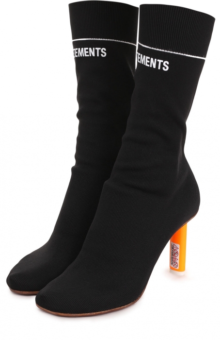 Сапоги Vetements, 41 600 рублей вместо 83 150 рублей